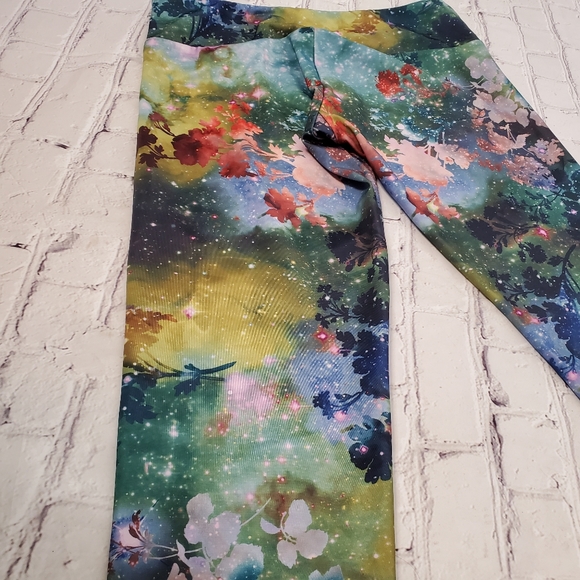 ONZIE • Charley Nature Galaxy Workout Leggings - Picture 10 of 10